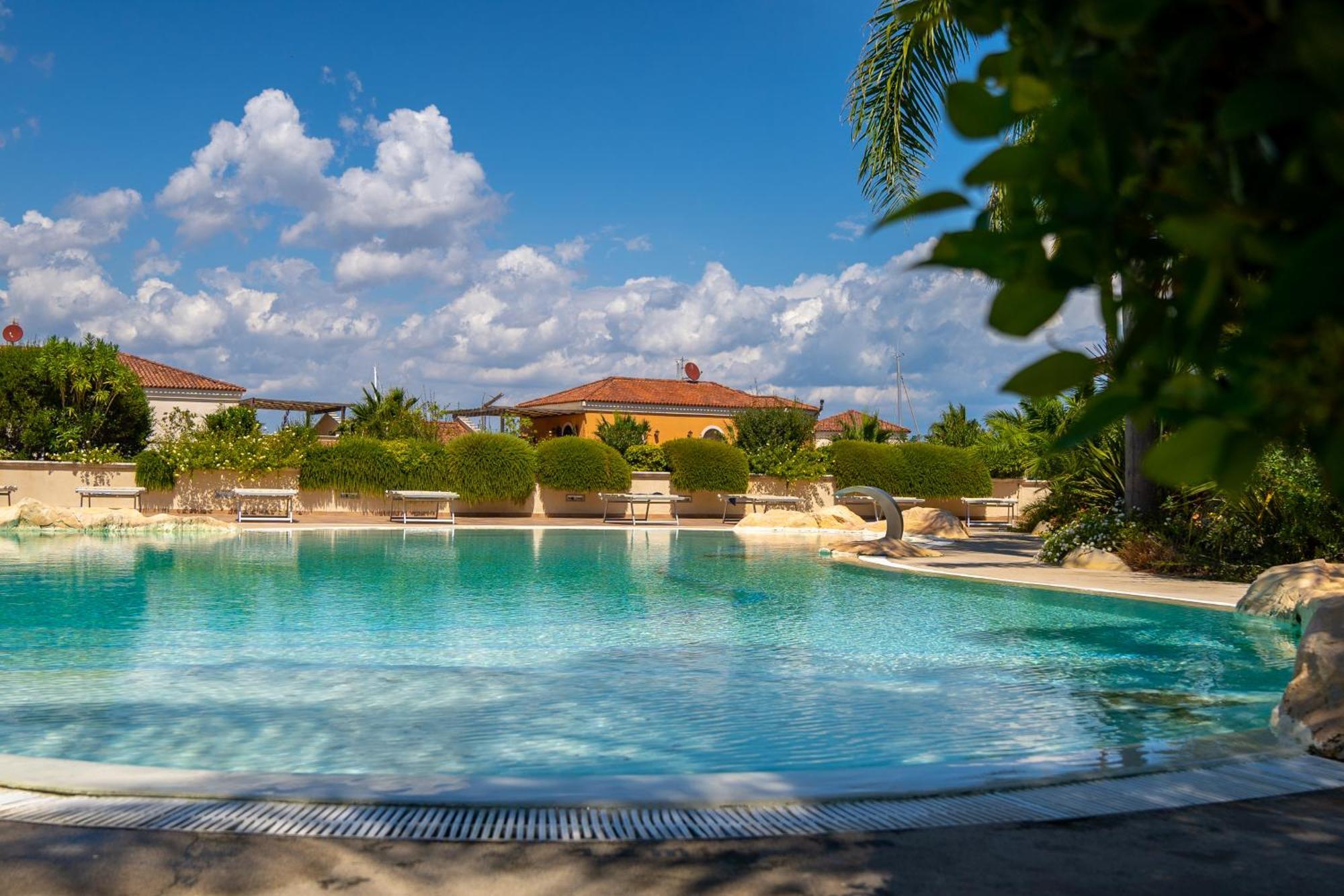 Marinagri Greenblu Hotel Поликоро Екстериор снимка